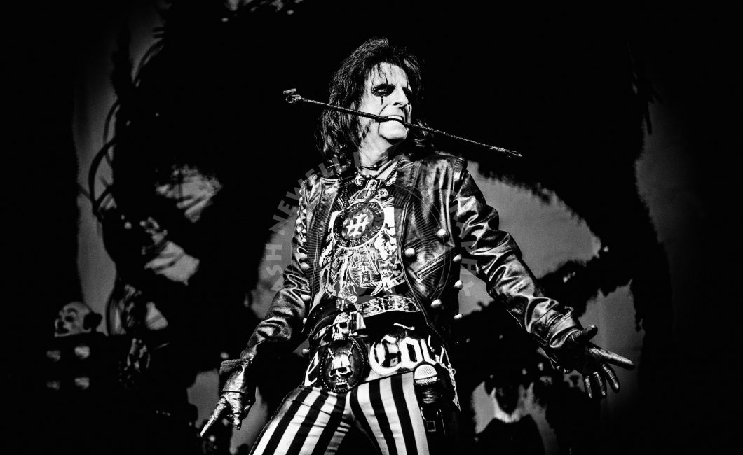 alice-cooper-riding-whip-indianapolis