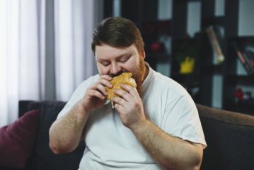 Ho interrotto la dieta e ho mangiato troppo, cosa fare