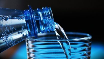 Filtrata, in bottiglia o bollita, quale acqua è più salutare per il corpo e c'è differenza