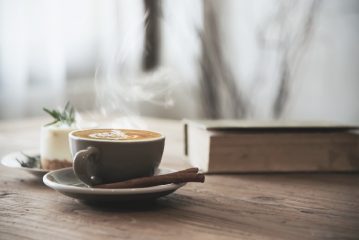 Bevi caffè a stomaco vuoto al mattino, puoi o non puoi