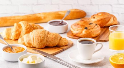 Quindi non hai bisogno di mangiare, il dottore ha nominato gli alimenti per la colazione più dannosi e ha spiegato come sostituirli