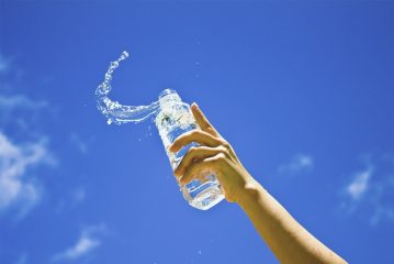 Acqua minerale tutti i giorni, è possibile berla