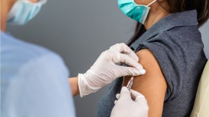 Vaccini contro il COVID-19 e nuovi ceppi. Cosa ci aspetta