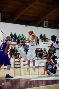 Valerio Miglio Unione basket Campli vs Bisceglie Basket_ foto di Lorenzo Mazzarulli dos1