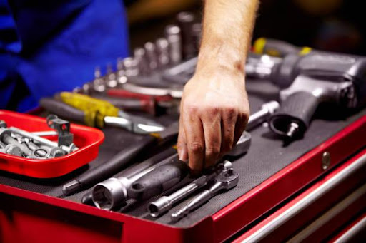 10 of the Best Car Tools to Help You Save Money