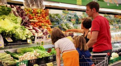 Consumi, le famiglie italiane si rivolgono sempre più al discount