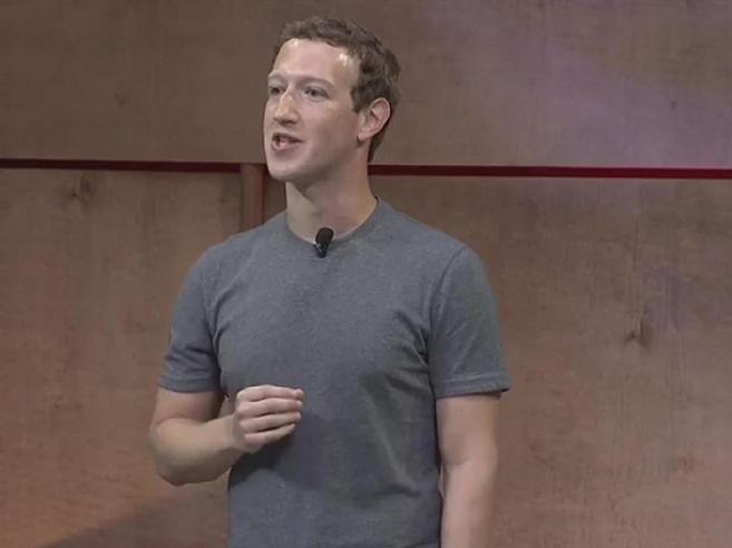 Zuckerberg dona 500mila euro per il terremoto. Polemica Codacons: 