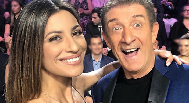 Ezio Greggio e la fidanzata Romina Pierdomenico, 26 anni in meno: 