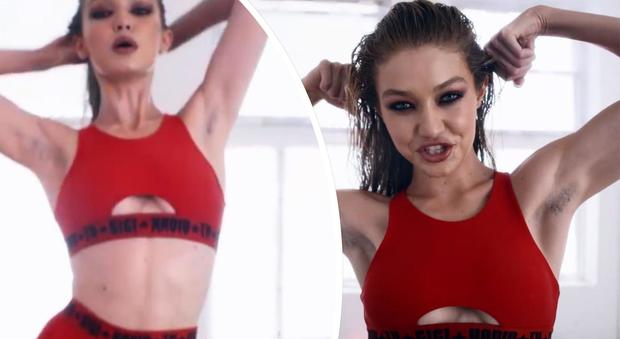 Gigi Hadid, peli sotto alle ascelle: pioggia di critiche sul web