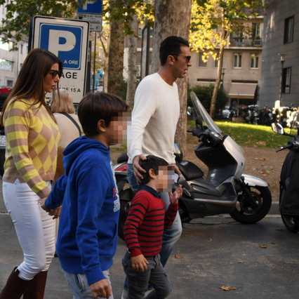 Gigi Buffon a Milano con Ilaria D'Amico e i figli