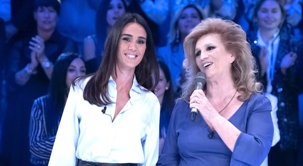 Iva Zanicchi a Verissimo: «Quando sono nata ero bruttina, mio padre si è rifiutato di vedermi»