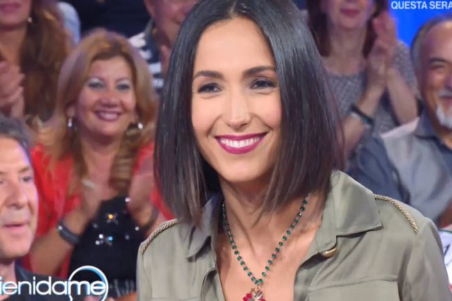 Caterina Balivo a Vieni da Me si commuove in diretta: «Non so se ce la faccio...»