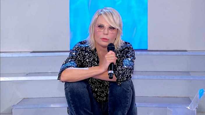 Uomini e donne, Maria De Filippi difende Armando: «Qualcuno inventa cose, lui è in buona fede»