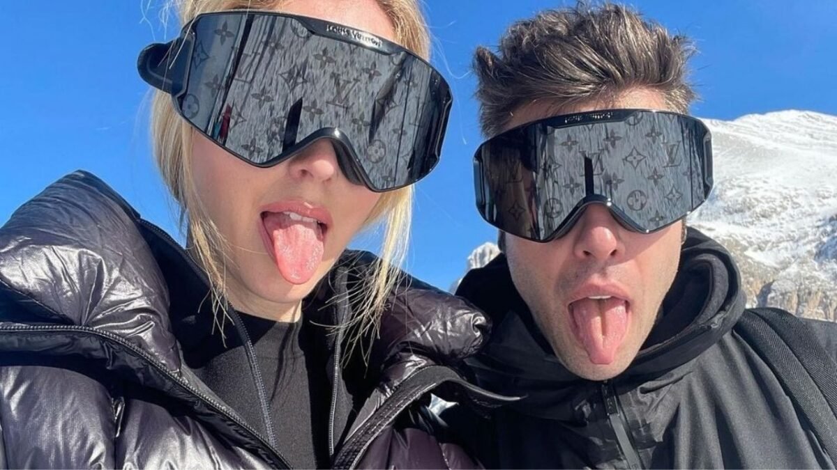 Chiara Ferragni e Fedez, l'occhiale di lusso e la maglia Decathlon: «Sei uno di noi, Kipsta forever»