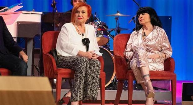 Wanna Marchi e la figlia Stefania Nobile al Costanzo show: nessuno le applaude, rivolta sul web