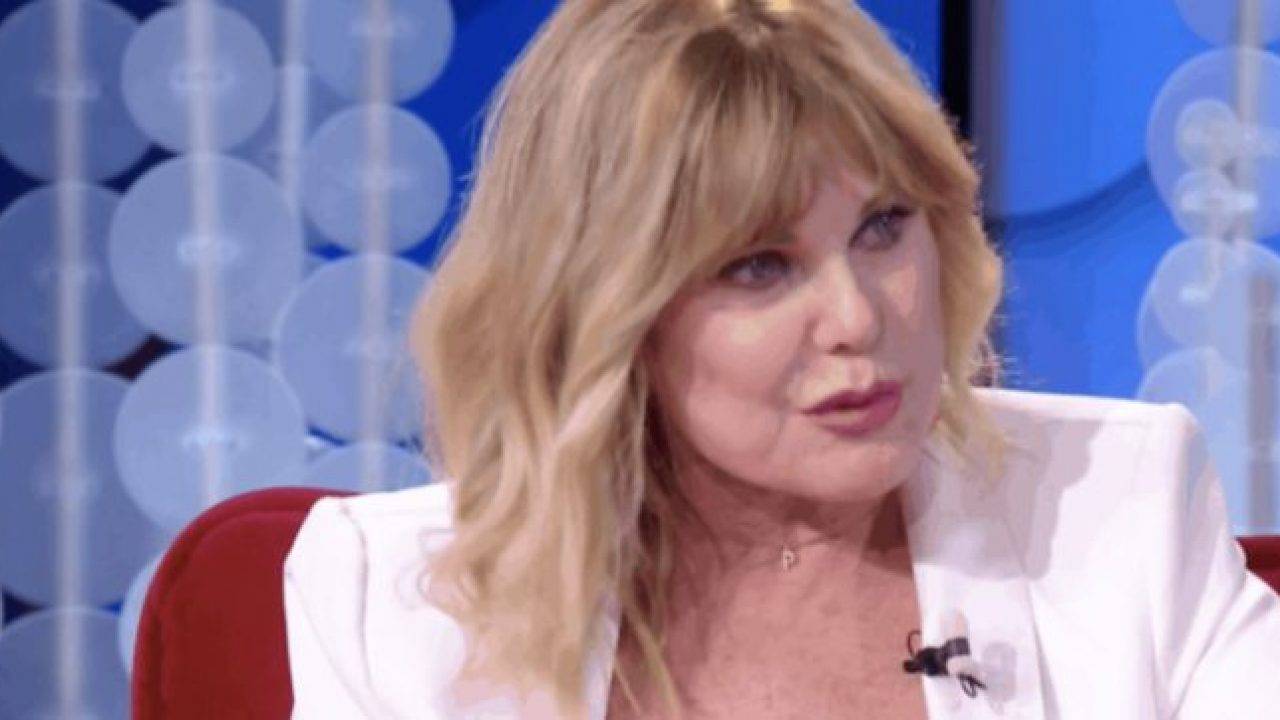 Patrizia Pellegrino in lacrime a Vieni da me. «Mio figlio Riccardo è morto». Caterina Balivo commossa