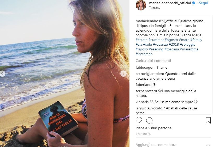 Maria Elena Boschi, tenera zia in spiaggia: sorrisi e relax con la nipotina in Maremma