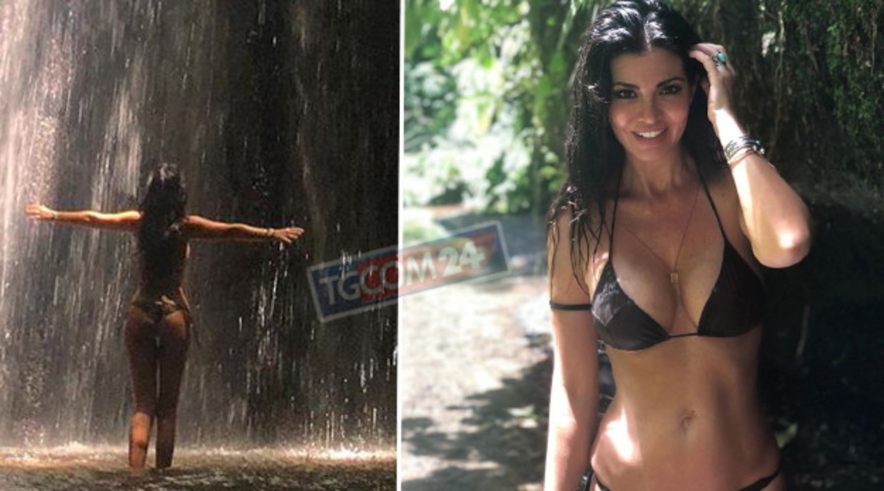 Laura Torrisi in bikini è una bomba sexy