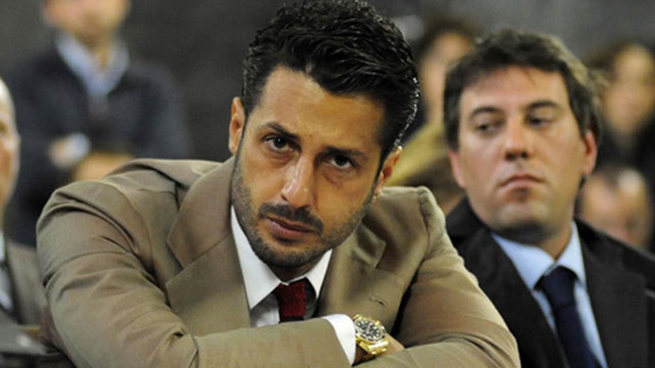 Fabrizio Corona assolto definitivamente per la vicenda dei soldi trovati nel controsoffitto