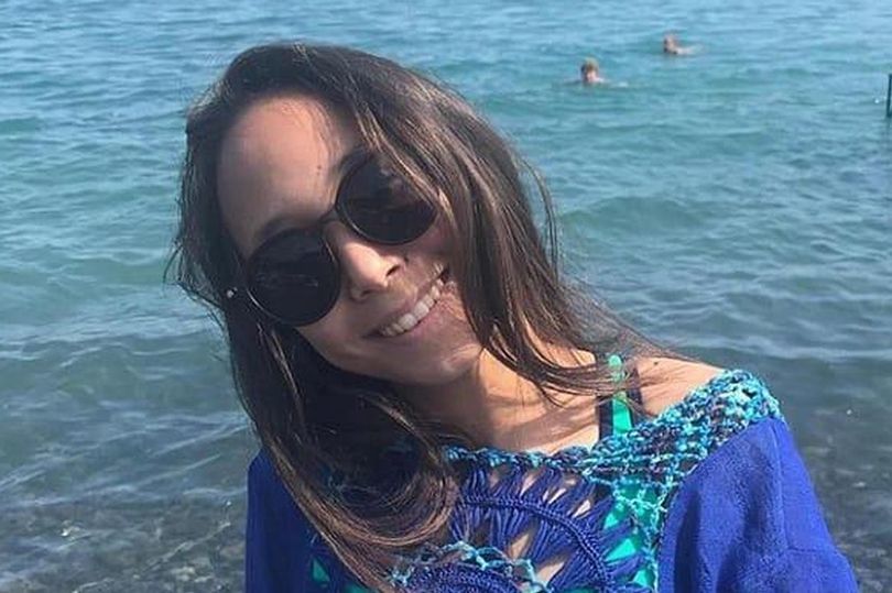 Telefono in carica esplode mentre ascolta musica a letto: studentessa morta a 14 anni