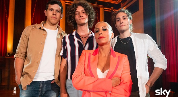 Nuela eliminato a X Factor 2019. Malika porta ai live Davide, Enrico e Lorenzo