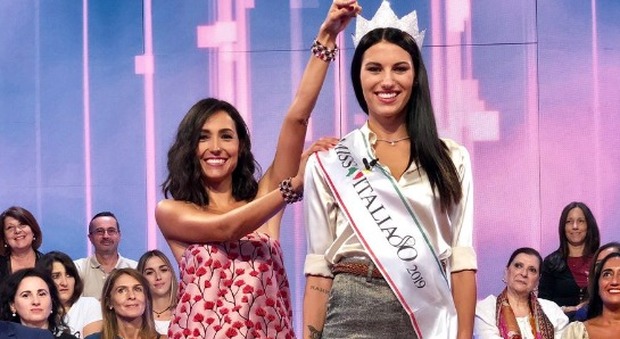 Caterina Balivo, Miss Italia piange per la mamma morta: «Ero arrabbiata, non volevo parlarne»