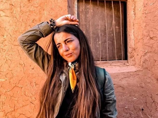 Alessia Piperno, angoscia per la 30enne romana arrestata in Iran: «Fatemi uscire». L'allarme sui social lanciato dal papà