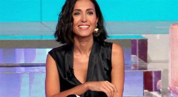 Caterina Balivo, «Lo sciamano è stato avvertito?»: critiche al post sul crocifisso miracoloso