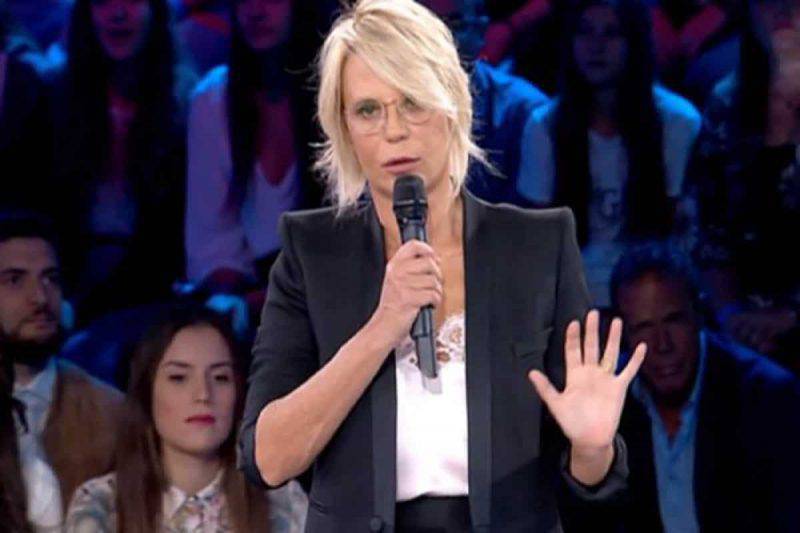 Rivoluzione ad Amici 19: addio a squadre e direttori artistici. Maria De Filippi: «Saranno tutti contro tutti». E nella prima puntata ci saranno anche le Sardine