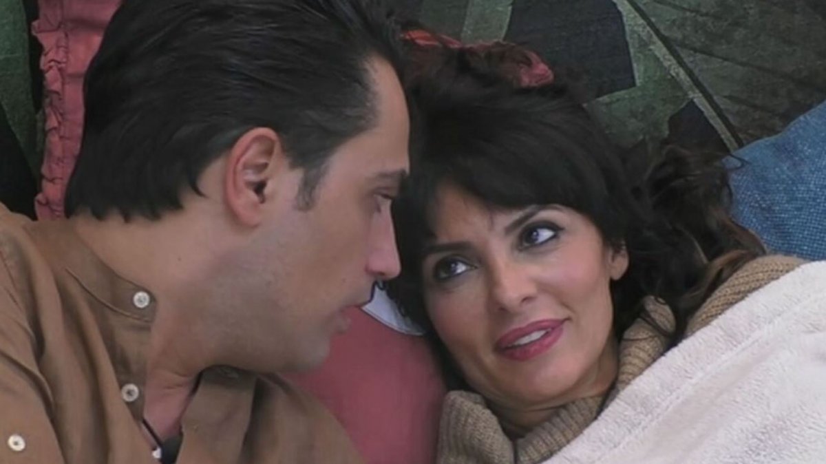 Grande Fratello Vip, Biagio D'Anelli e Miriana Trevisan a un passo dal bacio
