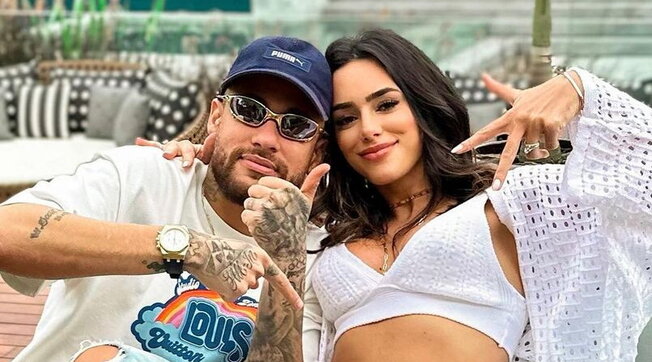 Neymar e l'accordo con la fidanzata Bruna Biancardi (che è incinta): «La può tradire a tre condizioni». L'indiscrezione