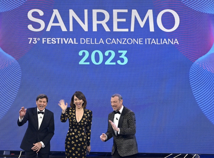 Sanremo, 11,1 milioni e il 66.5% per la serata duetti