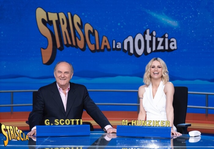 A Striscia conducono due nonni, Gerry Scotti e Michelle Hunziker