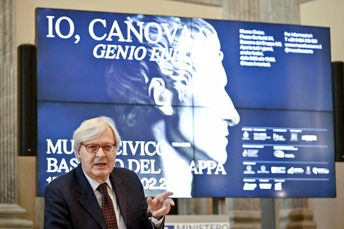 Vittorio Sgarbi rimosso da Presidente della Fondazione Canova