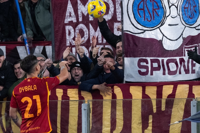 Calcio:Roma-Torino,striscione della Sud contro Orecchio,'spione'