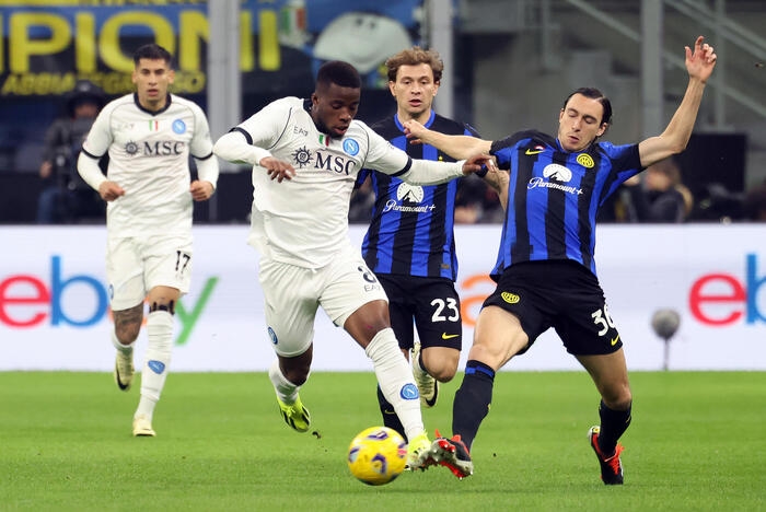 Serie A: Juan Jesus risponde a Darmian, Inter-Napoli finisce 1-1