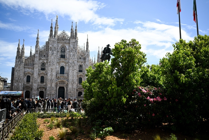 Dopo le palme, in piazza Duomo a Milano arriva l'Oasi Zegna