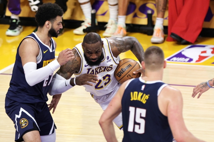 Basket: playoff Nba, orgoglio Lakers e Nuggets battuti
