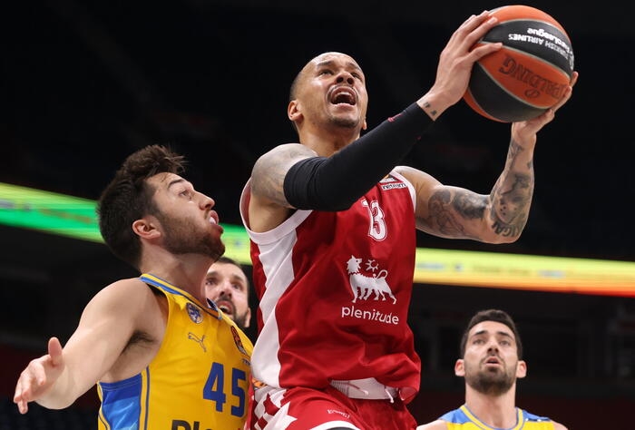 Basket: Efes batte Stella Rossa, Milano fuori da Eurolega