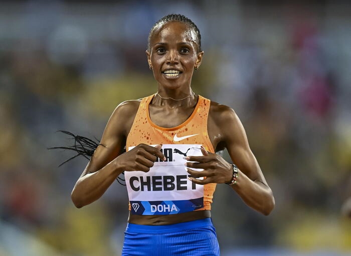 Atletica: keniana Chebet batte il record mondiale dei 10.000