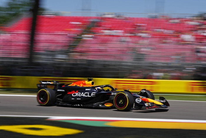 F1: Verstappen in pole al Gp di Imola, Ferrari all'attacco - DIRETTA