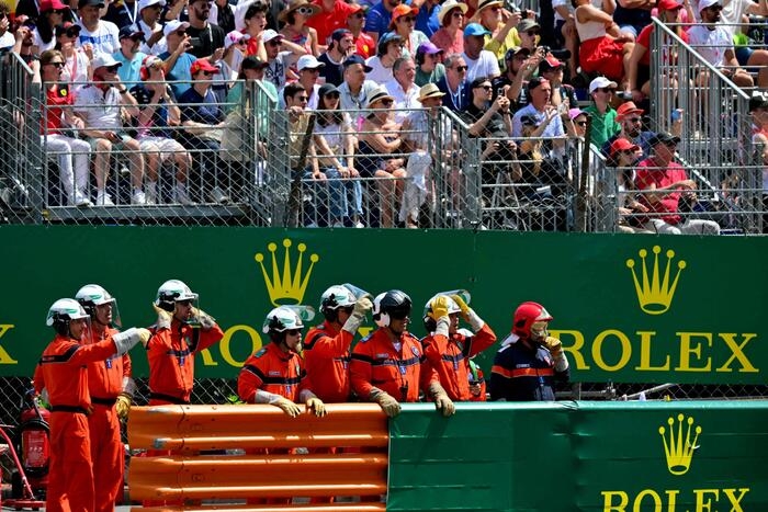 F1: bandiera rossa a Montecarlo, Leclerc era scattato in testa