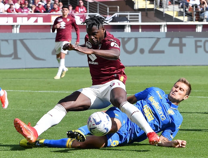 Calcio: Torino, in attacco torna il tandem Sanabria-Zapata