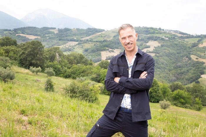 Gabriele Corsi torna con 'Il contadino cerca moglie'