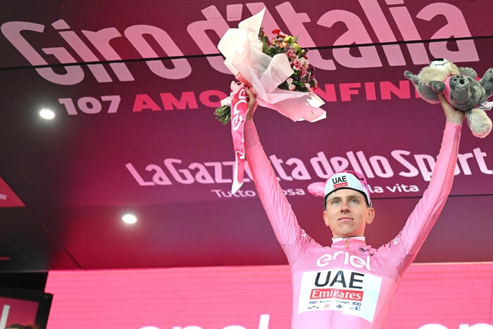 Giro: Pogacar 'alla Pantani', prima ipoteca sul Giro
