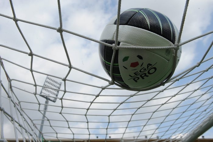Calcio, la Carrarese torna in Serie B dopo 76 anni