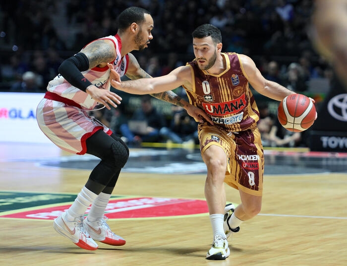Basket: Marco Spissu lascia la Reyer Venezia dopo due anni
