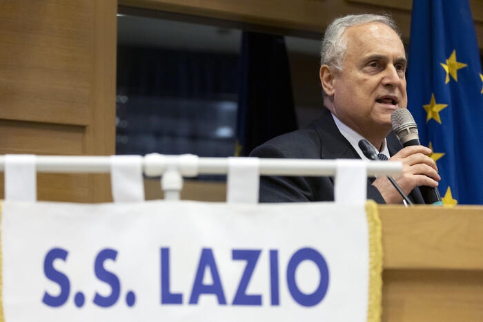 La Lazio attende Baroni, ma c'è scontento tra i tifosi