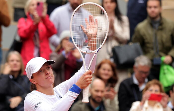 Roland Garros: Swiatek senza rivali, ai quarti con un doppio 6-0