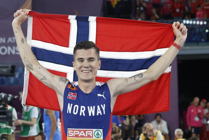 Atletica: Ingebrigtsen migliora proprio record europeo sui 1500